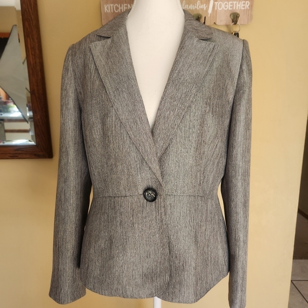 Le Suit  Gray  Blazer  size 10